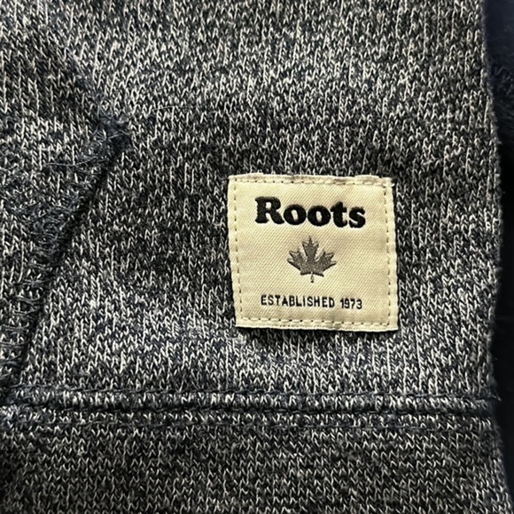 Roots Kids zip up navy blue sweatshirt jd - Picture 6 of 7